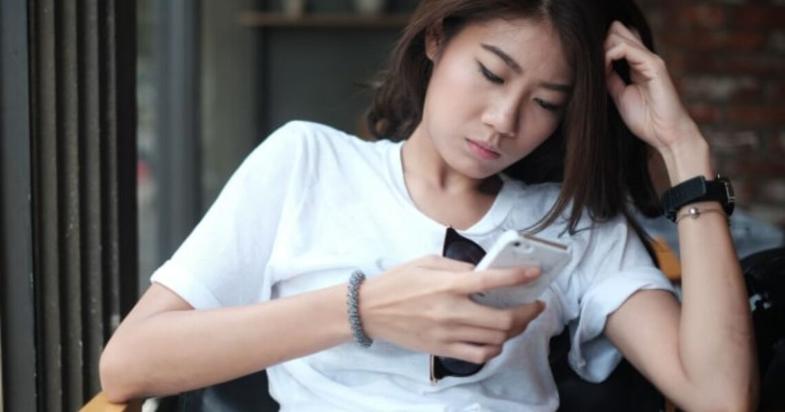 Kecanduan scroll medsos