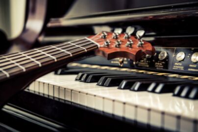 Belajar Bermain Musik